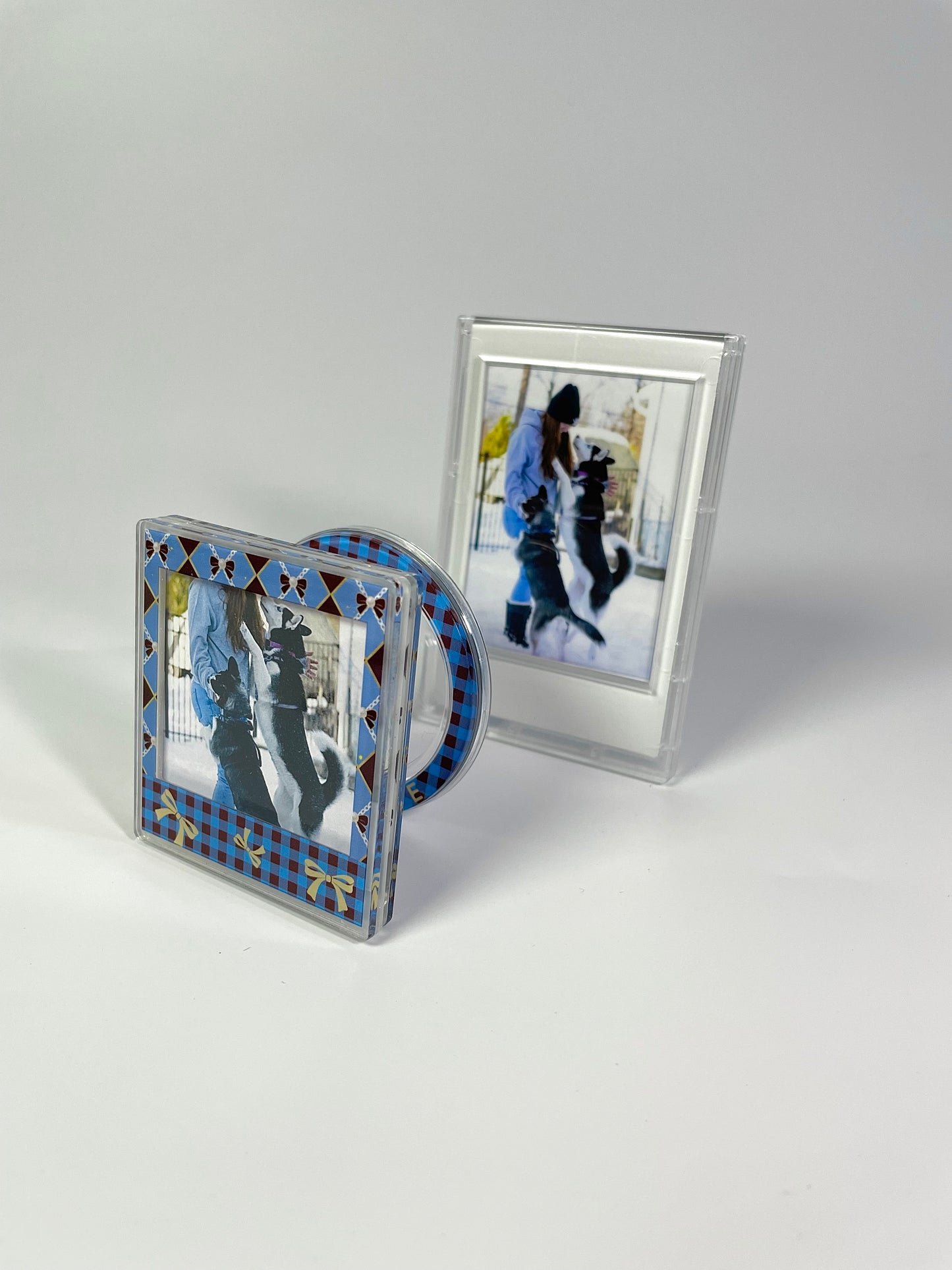 Pearl Ribbon Argyle Magnetic Photo Frame Phone Stand