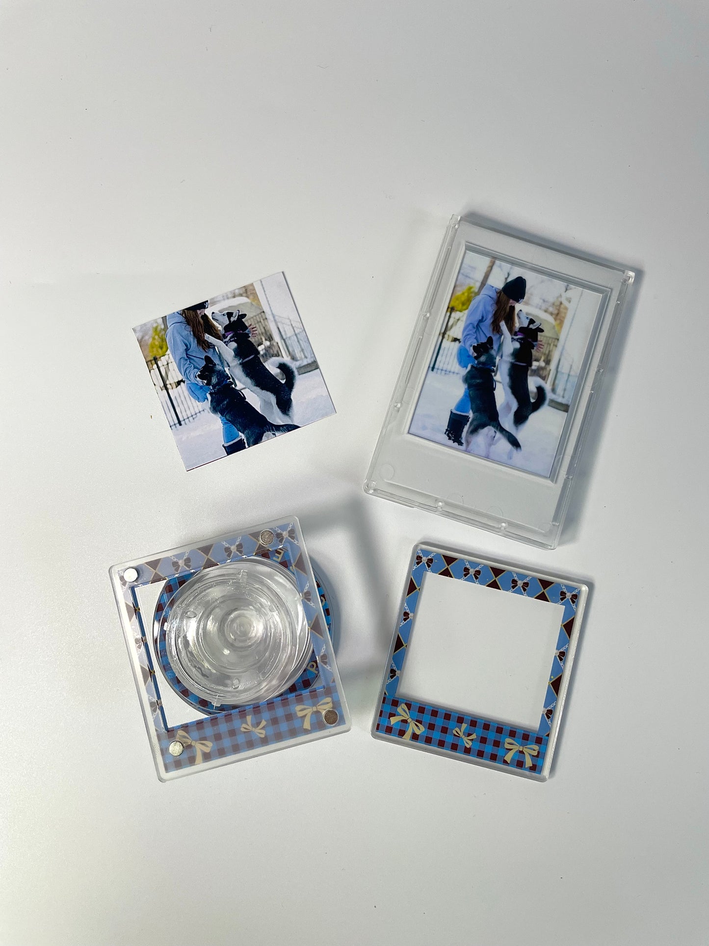 Pearl Ribbon Argyle Magnetic Photo Frame Phone Stand