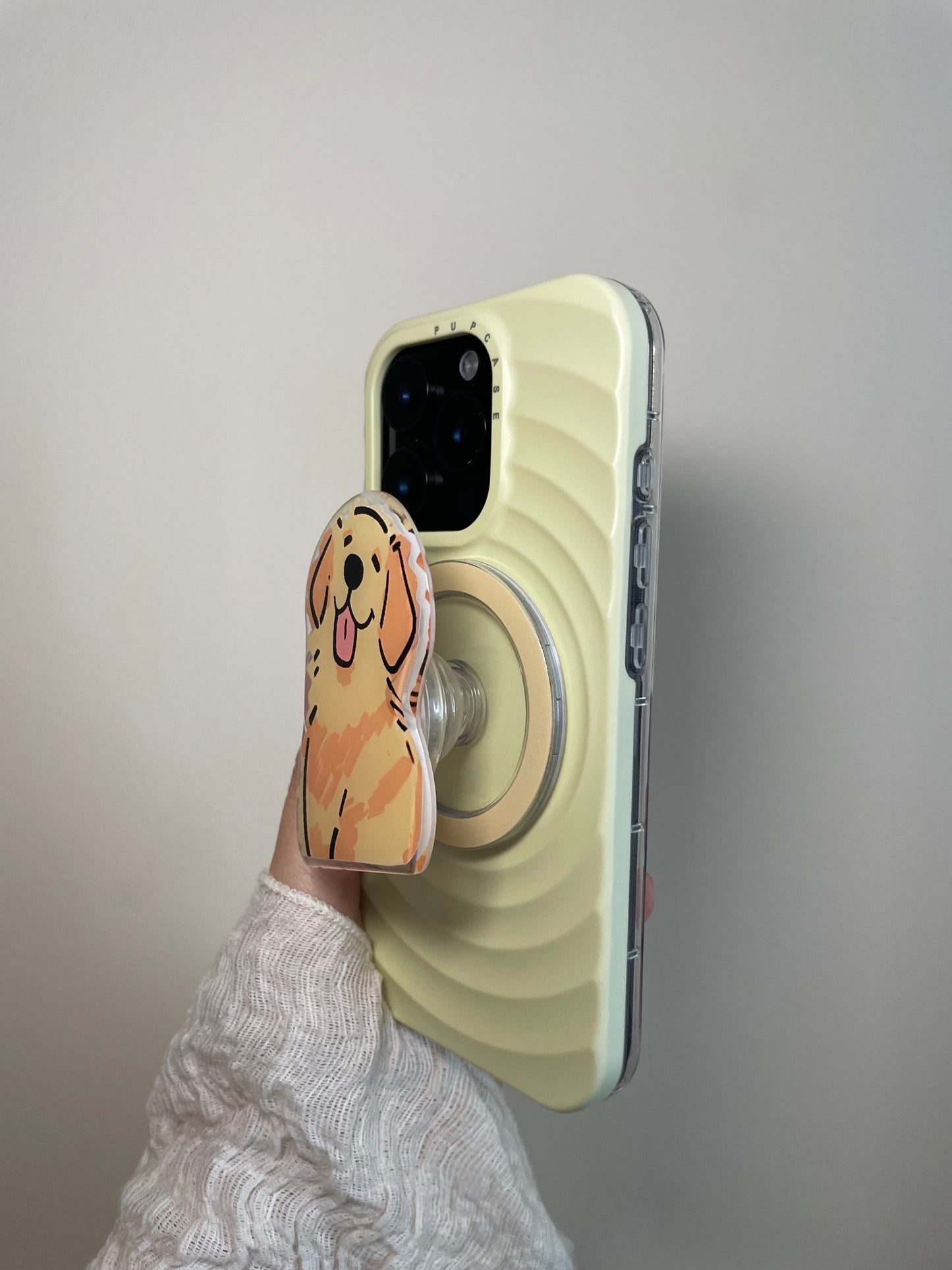 Golden Retriever MagSafe Phone Grip and Stand