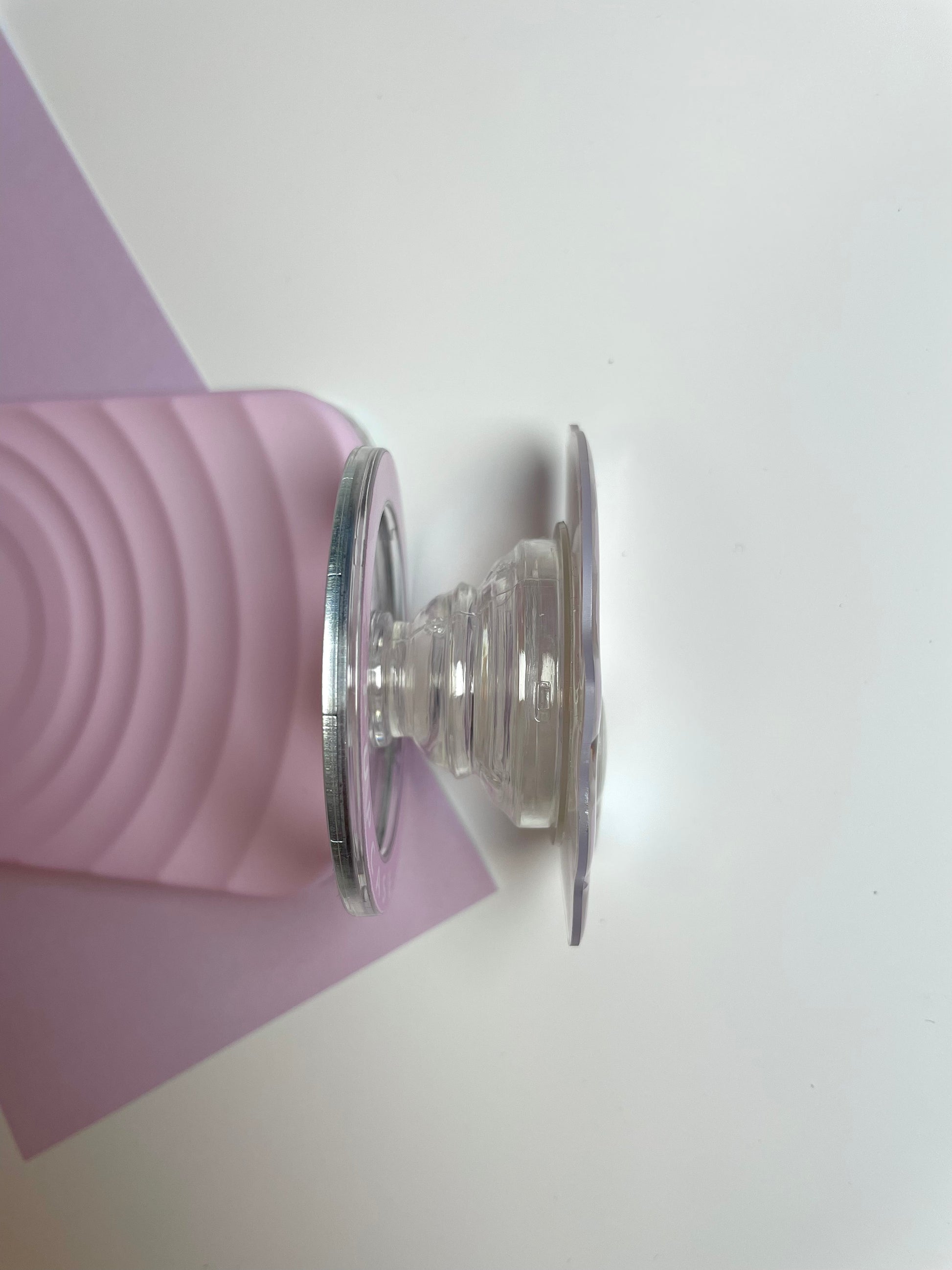 Corgi phone stand with built-in magnet